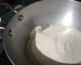 A picture of step 1 of SemolinaSweets.