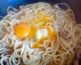 Foto del paso 3 de la receta Auténticos spaguetti carbonara con toque moderno de pimienta roja