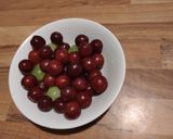 Foto langkah ke 1 dari resep Grapes Pastry With Cream Cheese.