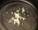 صورة لخطوة 2 من وصفة الأرز بالثوم