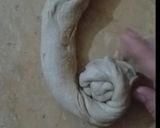 A picture of step 6 of Kurkura khasta paratha.