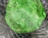 A picture of step 4 of Green & White Swirl Bread.