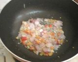 Foto langkah ke 3 dari resep Tumis Telur Dadar Kembang Bawang.