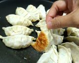 รูปขั้นตอนการทำที่ 9 ของ Gyoza (Hot Plate) #ปาร์ตี้ของว่าง