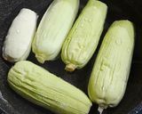 Foto langkah ke 1 dari resep Jagung Manis Rebus.