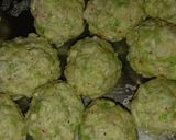 A picture of step 2 of Cabbage fritters.