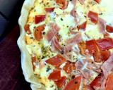 Foto del paso 4 de la receta: Tarta caprese de jamón, queso 🧀,tomate 🍅 y orégano