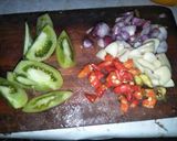 Foto langkah ke 1 dari resep Tumis saori cumi hitam.