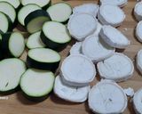 Foto del paso 1 de la receta Corona de calabacín y rulo de cabra