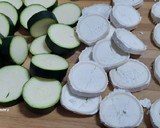 Foto del paso 1 de la receta: Corona de calabacín y rulo de cabra