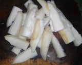 Foto langkah ke 2 dari resep Butter Fried Cassava.
