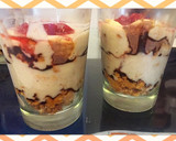 Foto del paso 10 de la receta: Postre en vaso, copa o frasco con crema de banana, galletitas y nesquik