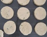 A picture of step 2 of Biscuits and gravy.