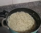 Foto del paso 1 de la receta: Espaguetis en salsa de tomate