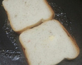 பட்டர் ஜாம் பிரட் டோஸ்ட் (Butter jam bread toast) ரெசிபி ஸ்டேப் 3 புகைப்படம்