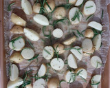 Foto del paso 1 de la receta: Filete al perejil con papas rústicas