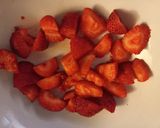 Foto del paso 1 de la receta: Licuado de durazno, frutilla, naranja y pomelo