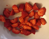 Foto del paso 1 de la receta: Licuado de durazno, frutilla, naranja y pomelo