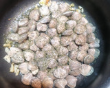 Foto del paso 2 de la receta: Tapa de chirlas al vino