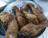Foto langkah ke 4 dari resep Ayam Goreng Kremes Telur.