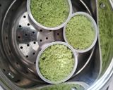 Foto langkah ke 4 dari resep Kue Putu Bambu dengan Cetakan ala Mbak Yuna.