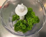 Une image de l'étape 2 de Sauce salade à la moutarde, persil et citron.