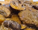 Foto del paso 9 de la receta: Carrilleras ibéricas guisadas con champiñones y vino blanco