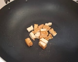 美味的便當菜-油豆腐金針菇炒高麗菜的食譜步驟2照片