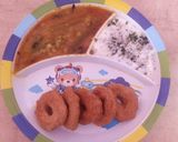 A picture of step 3 of Sambar Vada.