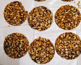 સિંગની ચીક્કી (Peanut Chikki Recipe In Gujarati) રેસીપી સ્ટેપ3ફોટો