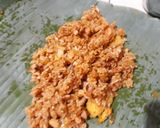 Foto langkah ke 4 dari resep Nasi Goreng Nanas Bakar.
