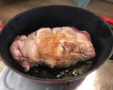 Une image de l'étape 1 de Épaule d’agneau confite en cocotte.