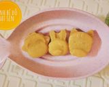 Hình bước làm 2 của món Bánh bí đỏ hạt sen