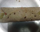 आलू फ्रैंकी (बची हुई रोटी से) (aloo frankie recipe in hindi) रेसिपी चरण 6 फोटो