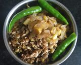 A picture of step 4 of Crunchy Walnut-Sprouts Cutlet.