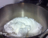 Foto del paso 1 de la receta: Nubes de huevo, parmesano y cebollino