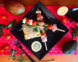 Foto del paso 5 de la receta: Brochetas de bonito y calabacín con guarnición de quinoa, mango y aguacate