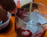 Foto langkah ke 3 dari resep Milky Yakult berry.
