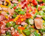 A picture of step 5 of Okra with Bacon 🥓.