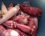 Foto langkah ke 2 dari resep Asem Manis Cumi Isi Tahu Telur.