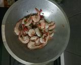 Foto langkah ke 5 dari resep Udang Oseng Bawang putih.