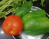 A picture of step 1 of Salsa Fresca.