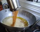 लसुणी शेव (lasuni sev recipe in marathi) रेसिपी स्टेप 4 फोटो 