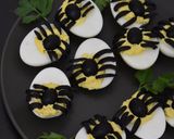Foto langkah ke 6 dari resep Spooky Spider Deviled Eggs.