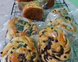 Foto langkah ke 5 dari resep Roti Gulung Abon dan Twisted Bread.