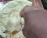 मक्का की रोटी (Makka Ki Roti Recipe in Hindi) रेसिपी चरण 2 फोटो