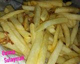 A picture of step 1 of Fries with Eggs.