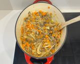 Foto del paso 3 de la receta: Guiso de habas con verduras🌱