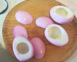 Foto del paso 2 de la receta: Cerditos de huevo relleno