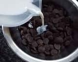 Foto del paso 1 de la receta: Ganache de chocolate🍫 sin crema de leche